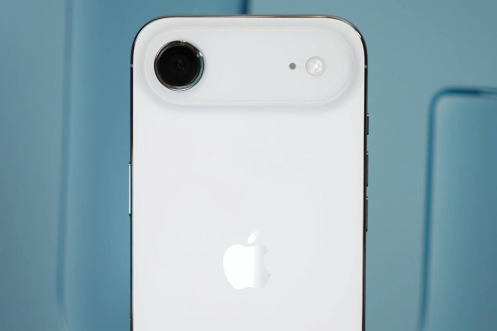 Đánh giá camera iPhone Air: Đỉnh cao nhiếp ảnh thuật toán trong thân máy siêu mỏng. 16 Nhẹ 165g tối ưu quay POV và chống rung mượt, nhưng thiếu góc siêu rộng khi quay cảnh rộng.