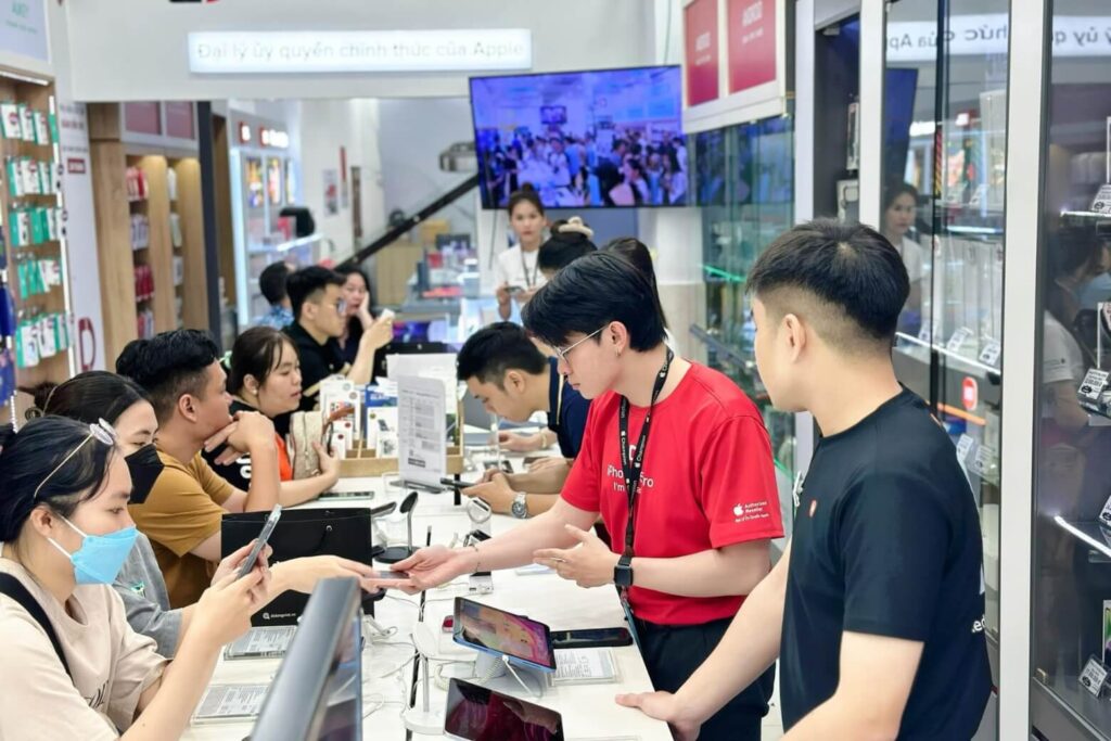 Di Động Việt đảm bảo hàng chính hãng và hỗ trợ thu cũ đổi mới minh bạch khi nâng cấp.