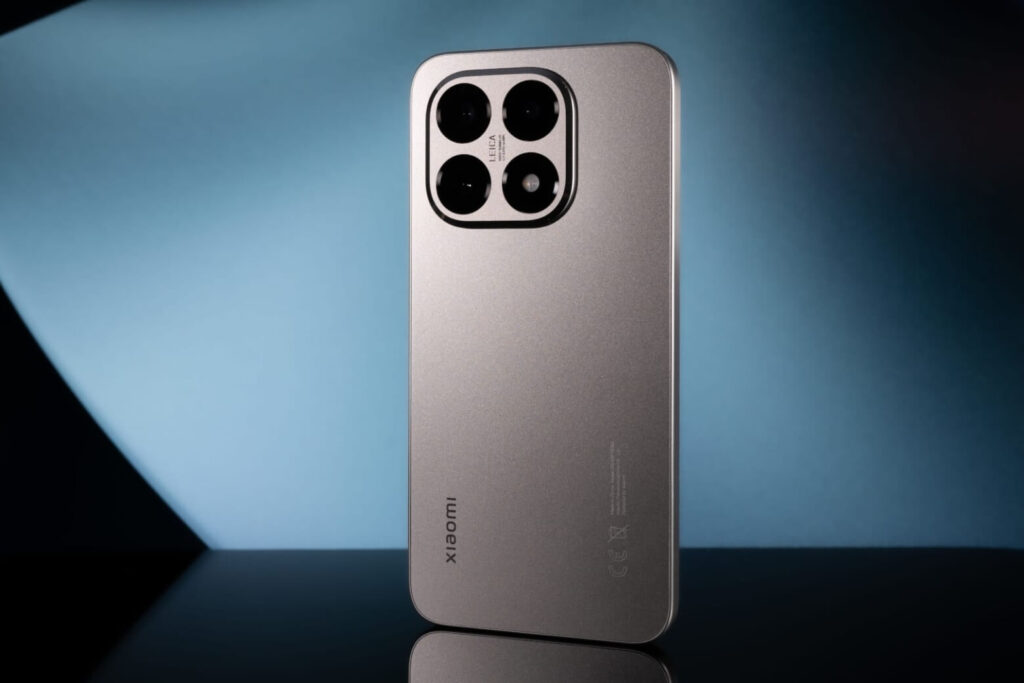 Đánh giá camera Xiaomi 15T – Leica Summilux, OIS và Night Mode chuyên sâu 20 Viền nhựa tản nhiệt kém, quay 4K lâu dễ ấm máy và giảm sáng màn hình.