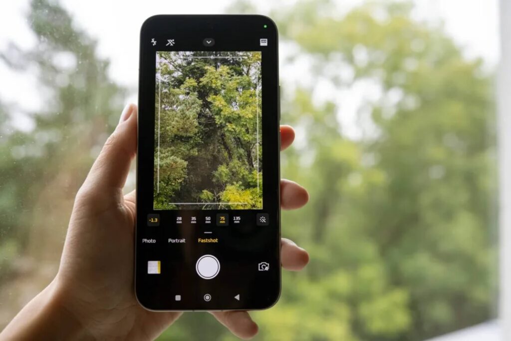 Đánh giá camera Xiaomi 15T – Leica Summilux, OIS và Night Mode chuyên sâu 17 Zoom 2x + PortraitLM 2.0 cho chân dung tự nhiên, chi tiết thật, ít làm đẹp.