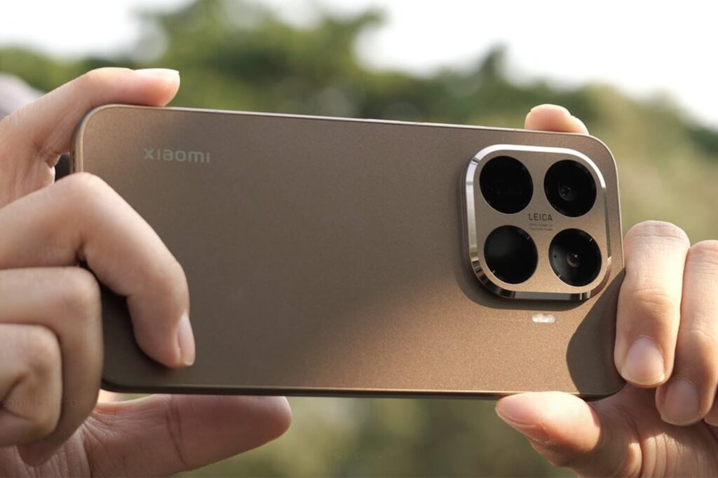 Đánh giá camera Xiaomi 15T – Leica Summilux, OIS và Night Mode chuyên sâu 19 OIS quay mượt, bắt nét nhanh; chỉ khựng nhẹ khi chuyển ống kính.