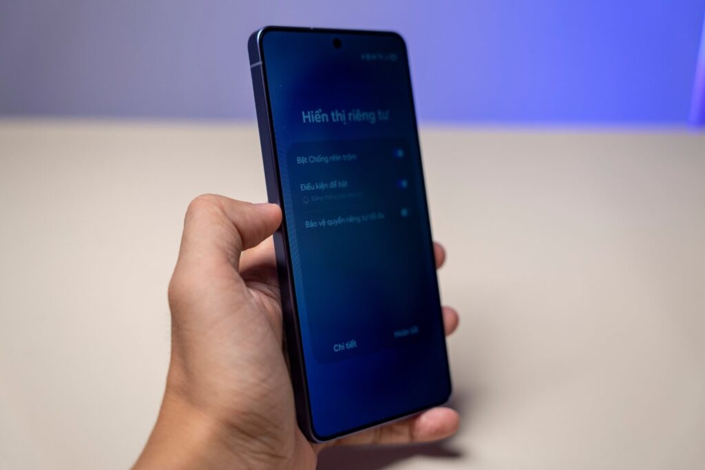 Privacy Display trên S26 Ultra bảo vệ dữ liệu công khai, đánh đổi độ sáng và chi tiết viền nhẹ.