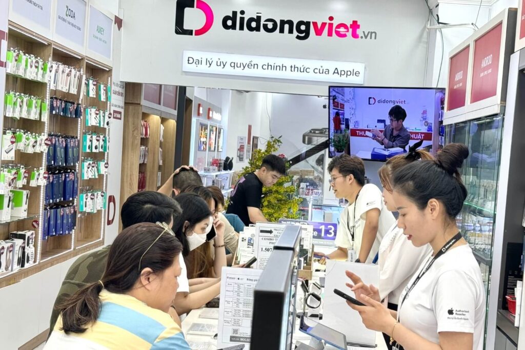 Đánh giá hiệu năng iPhone 16 trên iOS 19: Lựa chọn thực tế nhất năm 2026 24 Chênh lệch giá là “phí an tâm”: mua chính hãng tránh rủi ro, được đổi trả rõ ràng.