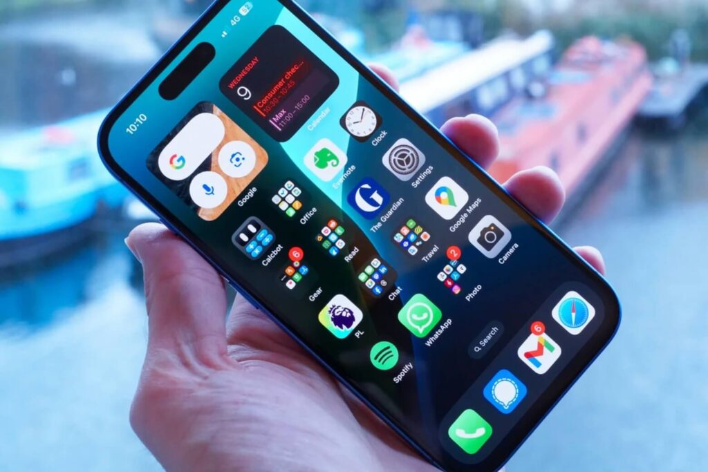 Đánh giá hiệu năng iPhone 16 trên iOS 19: Lựa chọn thực tế nhất năm 2026 20 Màn 60Hz đủ dùng, nhưng kém mượt hơn 120Hz; bù lại sáng mạnh, hiển thị rõ ngoài trời.