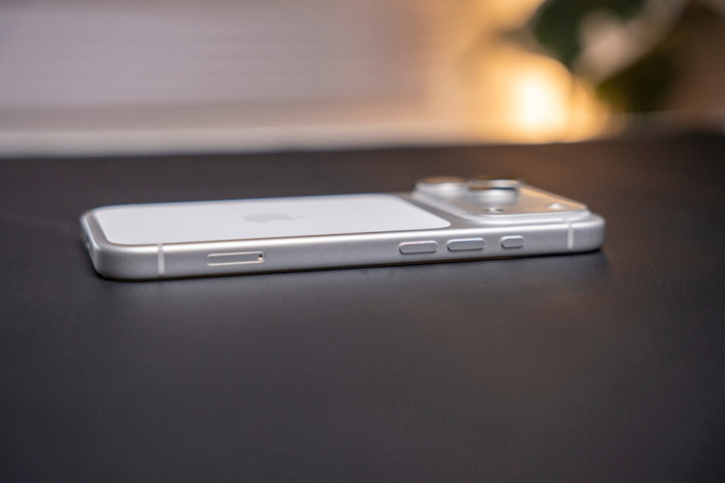 Đánh giá thiết kế iPhone 17 Pro sau 7 tháng: Sự thật về công thái học và hao mòn vật liệu 15 đánh giá thiết kế iPhone 17 Pro