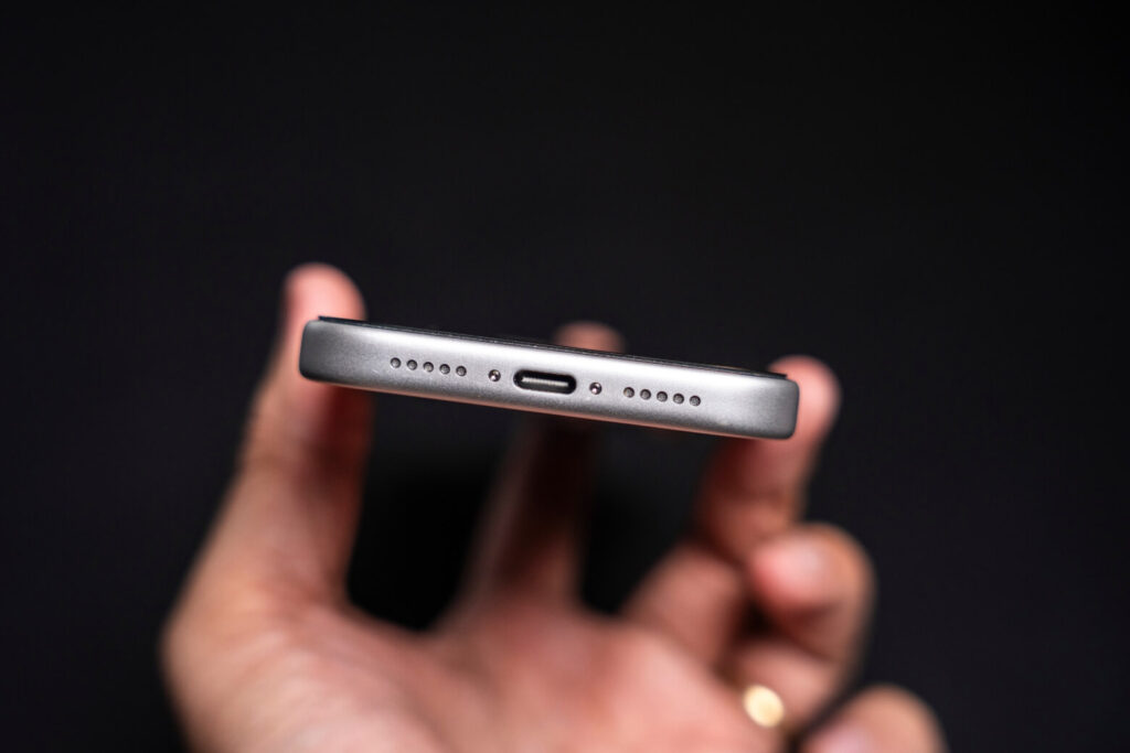 Đánh giá thiết kế iPhone 17 Pro sau 7 tháng: Sự thật về công thái học và hao mòn vật liệu 13 đánh giá thiết kế iPhone 17 Pro