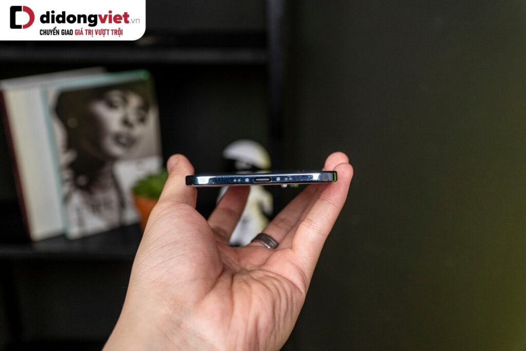 Đánh giá thiết kế iPhone Air: Chi tiết về khung Titanium Grade 5, hiện tượng nghẽn nhiệt và cảm giác cầm nắm 10 Đánh giá thiết kế iPhone Air