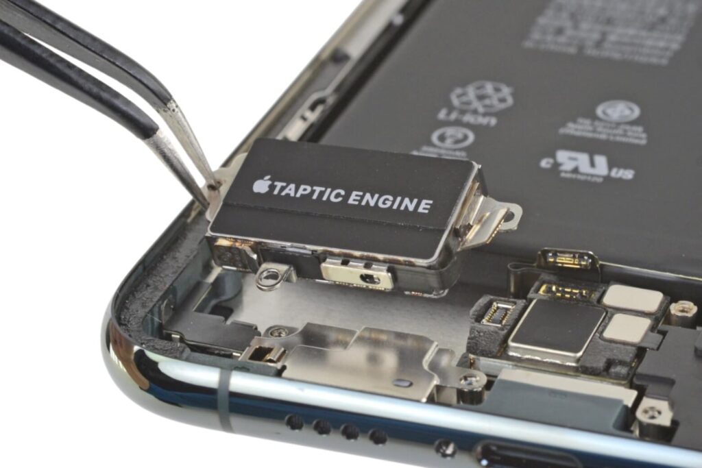 Dynamic Island trên iPhone 15: Trải nghiệm đa nhiệm thực chiến & Cách dùng hiệu quả 11 Dynamic Island giúp điều khiển nhanh ứng dụng và thông báo bằng thao tác chạm, giữ và vuốt.