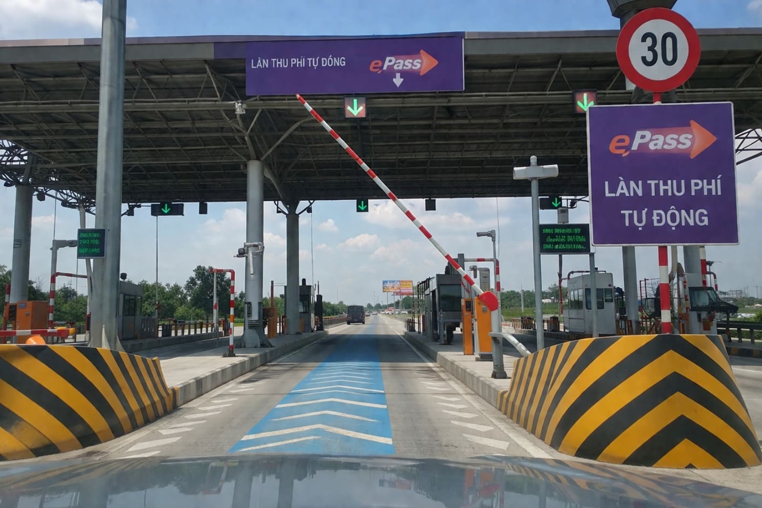 ePass là gì? Cẩm nang dán thẻ, nạp tiền và xử lý sự cố qua trạm 5 ePass là gì và quy định bắt buộc sử dụng