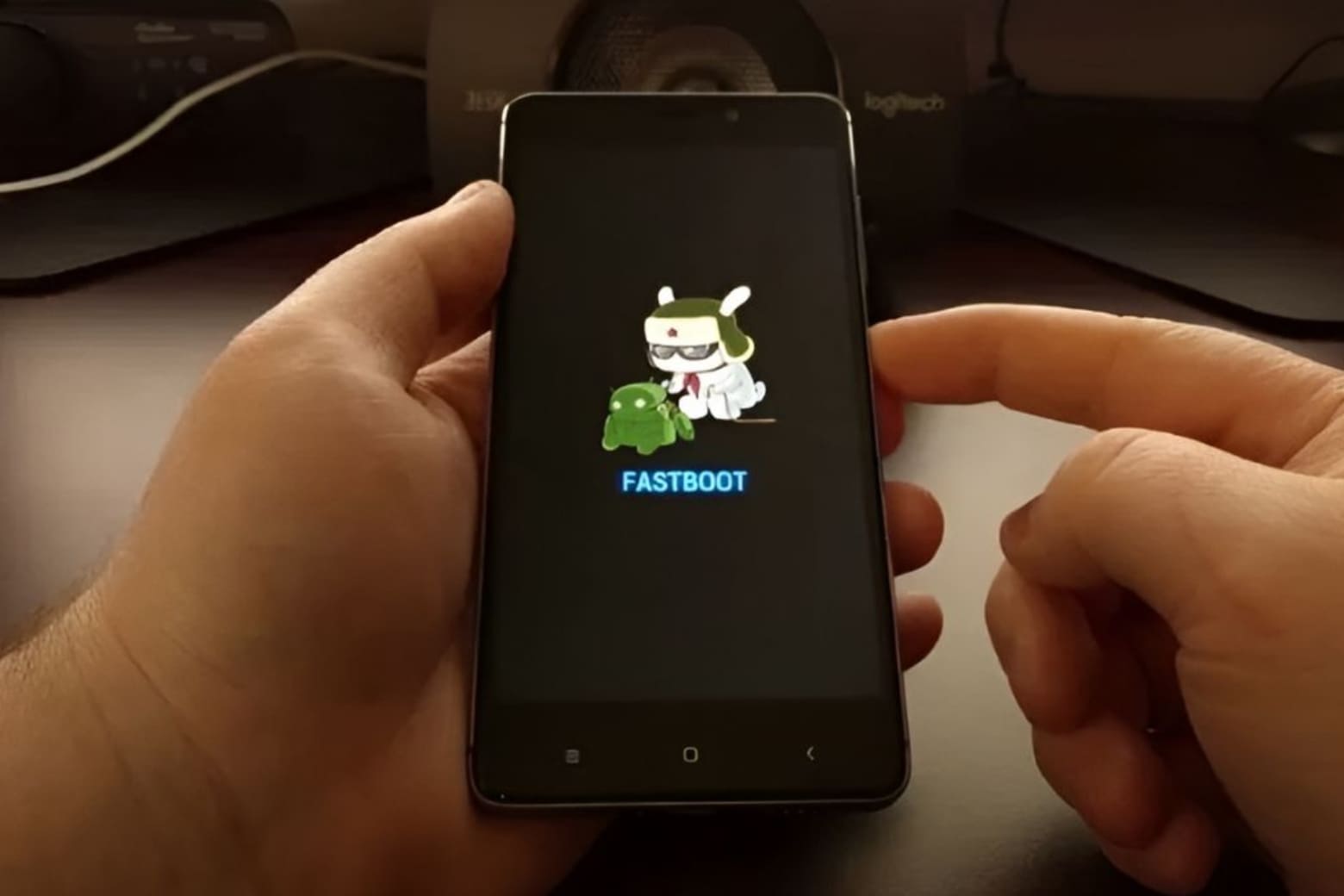 Fastboot là gì? Giải mã chốt chặn cuối cùng trên hệ thống Android 7 Thao tác ép khởi động lại
