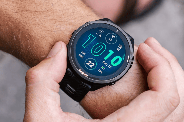 Flash Sale Cuối Tháng 4 tại Di Động Việt: Đồng hồ xịn - Âm thanh chất giảm đến 35%++ 7 flash sale cuoi thang 4 am thanh dong ho giam den 35 phan tram di dong viet garmin 1