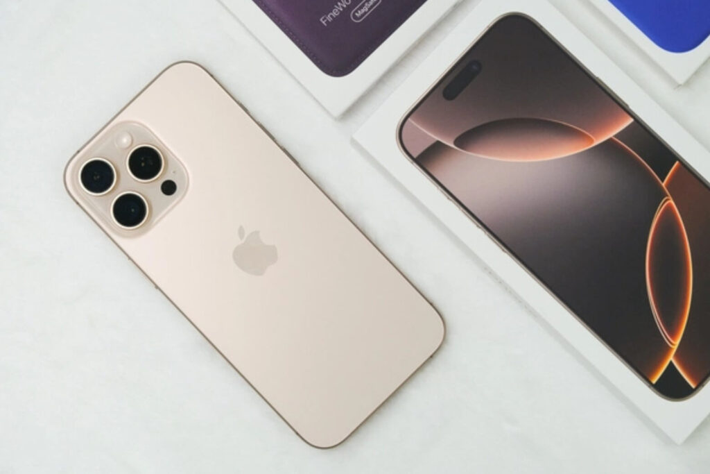 iPhone 16 Pro có mấy màu? Đánh giá thực tế độ bền viền Titan sau 1.5 năm 12 iPhone 16 Pro có mấy màu