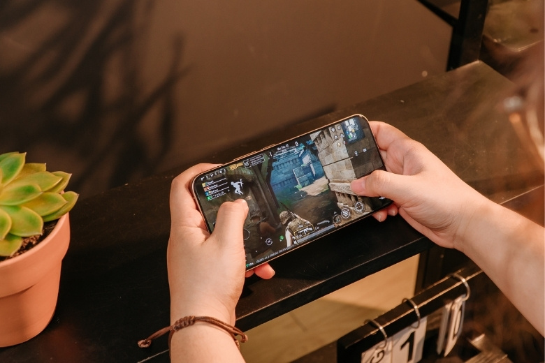 Đánh giá màn hình Xiaomi 15T Pro: Trải nghiệm thực tế từ làm việc ngoài trời đến giải trí ban đêm 10 màn hình Xiaomi 15T Pro với PWM 3840Hz