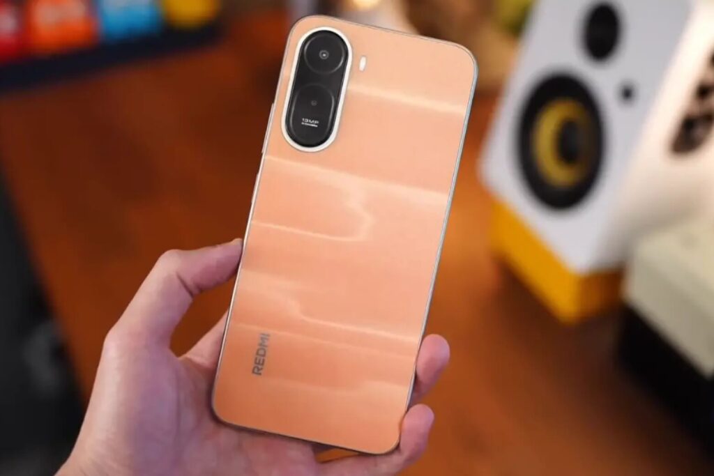 Mở hộp Xiaomi Redmi A7 Pro: Khám phá hộp phụ kiện và trên tay thiết kế thực tế 7 Mở hộp Xiaomi Redmi A7 Pro