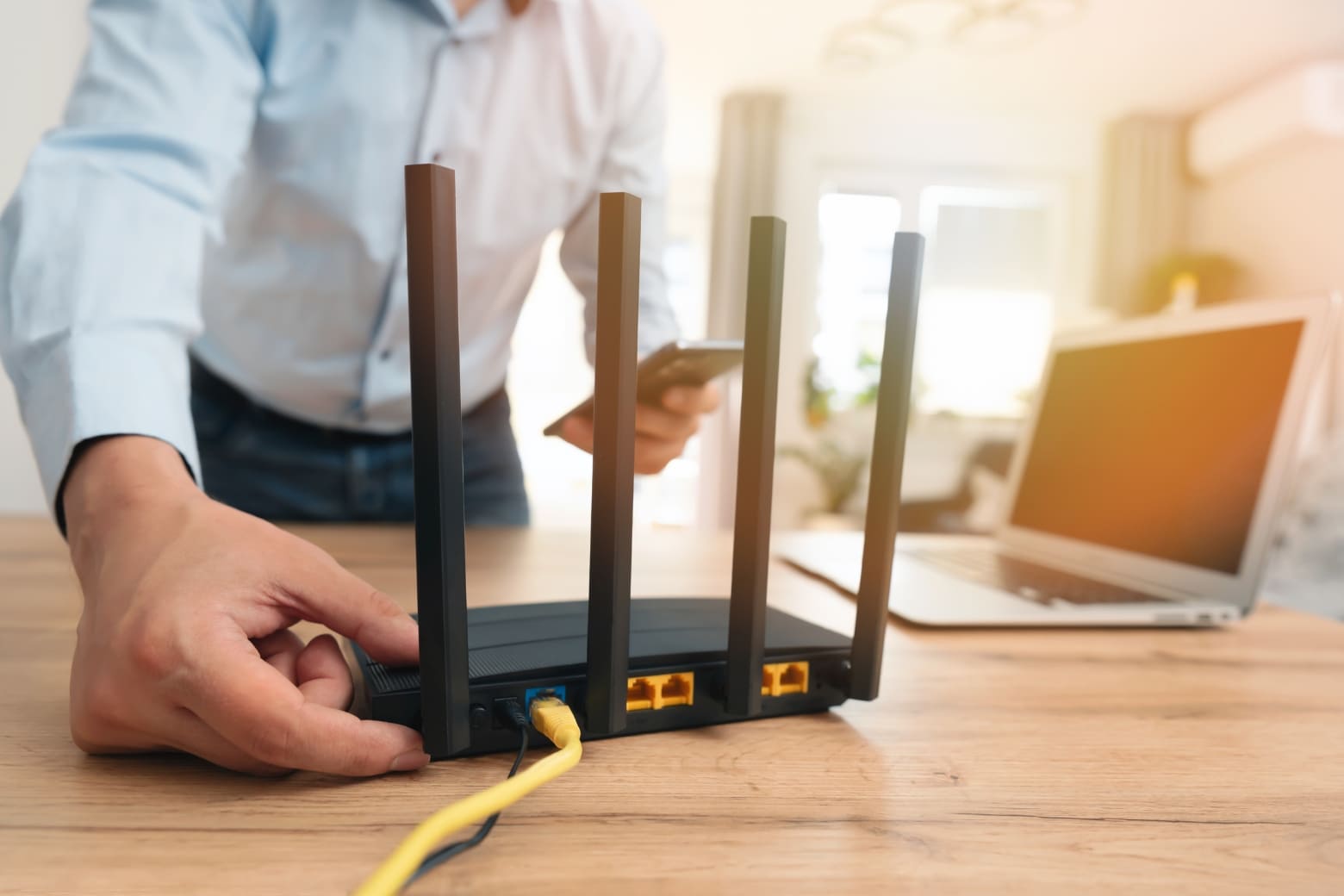 Router WiFi là gì? Cấu tạo, chức năng và các loại phổ biến 10 Nguyên lý hoạt động của router WiFi
