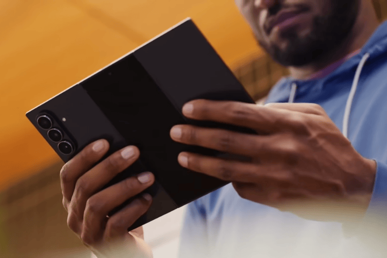 Samsung Galaxy Z TriFold 2: Siêu phẩm gập ba 10 inch phá đảo giới công nghệ 2027 8 Samsung Galaxy Z TriFold 2 dự kiến ra mắt 2027