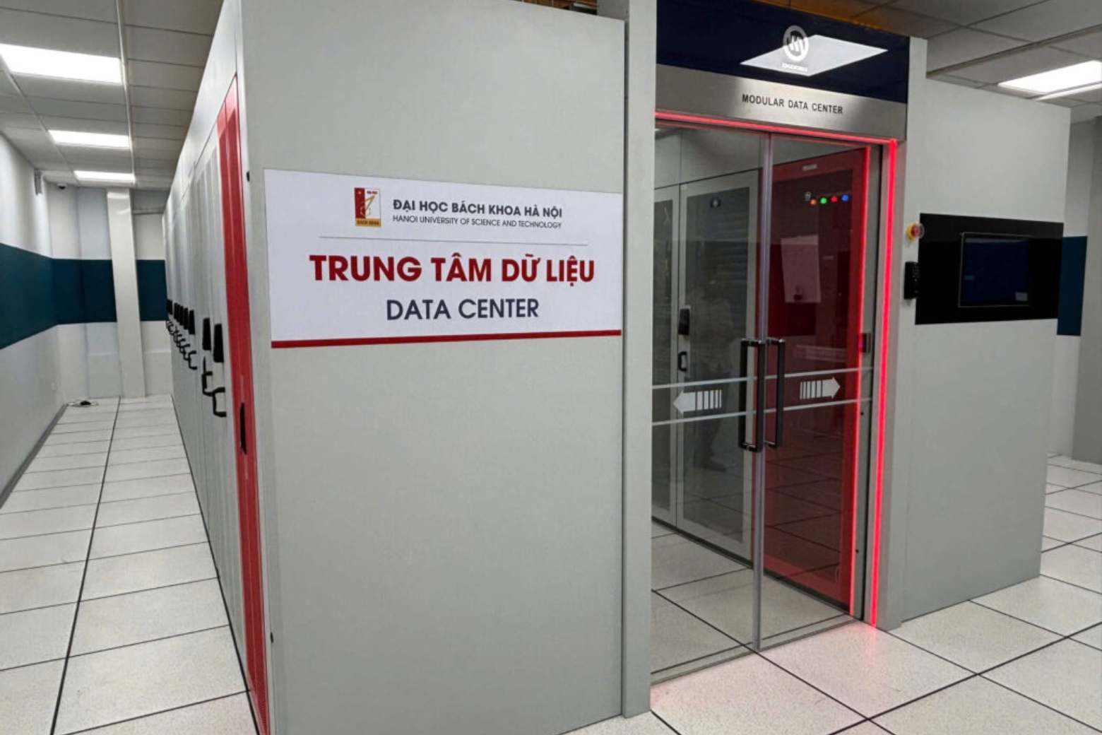 Siêu máy tính là gì? Khám phá kiến trúc điện toán định hình kỷ nguyên AI 8 siêu máy tính là gì và trung tâm dữ liệu công nghiệp