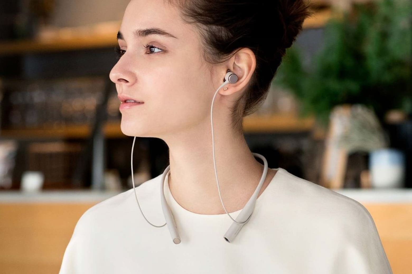 Tai nghe In-Ear là gì? Giải mã thiết kế, ưu nhược điểm và cách chọn chuẩn 9 Ưu và nhược điểm thực tế của in-ear quyết định bạn nên dùng hay không.