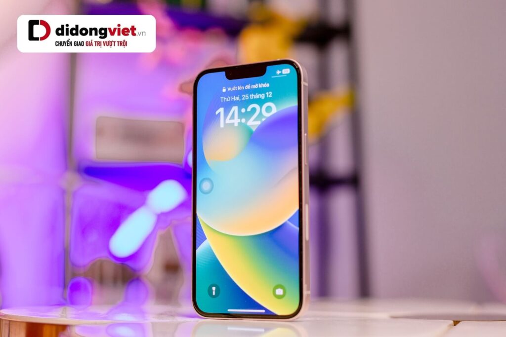 Trên tay iPhone 13 năm 2026: Cảm giác cầm nắm thực tế và lý do người dùng vẫn chọn mua 11 trên tay iphone 13