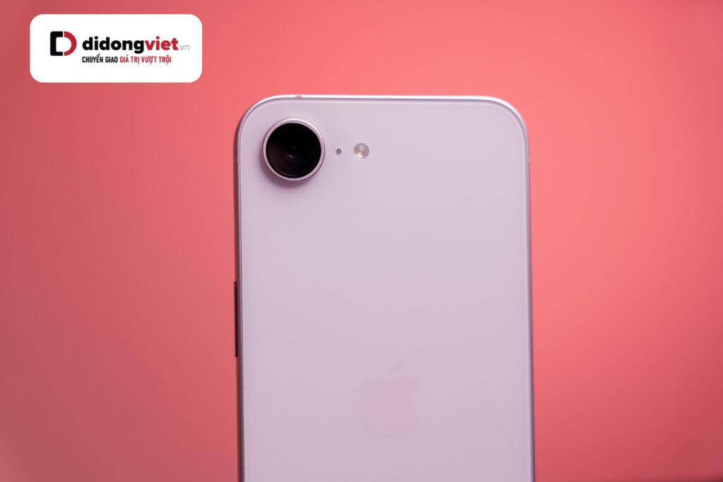 Trên tay iPhone 17e: Đánh giá chi tiết thiết kế, hiệu năng và trải nghiệm thực tế 15 Camera sau 48MP đơn ống kính, thiếu Ultra Wide nhưng vẫn zoom quang 2x sắc nét.