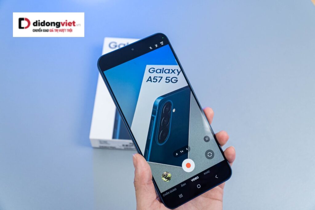 Trên tay Samsung Galaxy A57 - Thiết kế mỏng nhất dòng Galaxy A, chip Exynos 1680 mạnh mẽ 27 Galaxy A57 5G: mỏng 6.9mm, 120Hz, pin 5000mAh, OIS, hiệu năng ổn định, không jack 3.5mm.