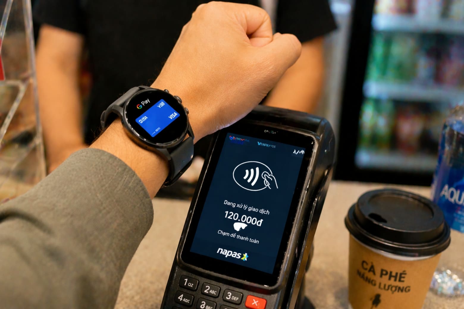 Wear OS là gì? Sự khác biệt giữa smartwatch đích thực và đồng hồ cơ bản 9 Điều hướng và Thanh toán (Maps & Wallet)