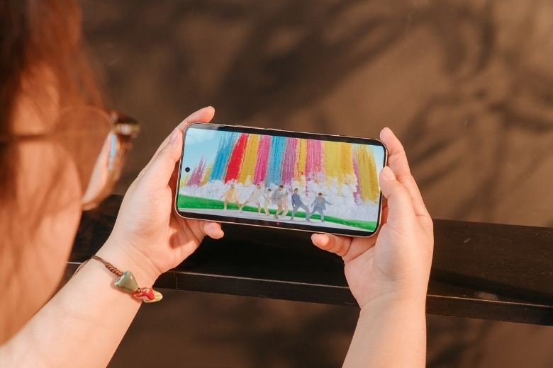 Đánh giá màn hình Xiaomi 15T Pro: Trải nghiệm thực tế từ làm việc ngoài trời đến giải trí ban đêm 9 Đánh giá độ sáng màn hình Xiaomi 15T Pro