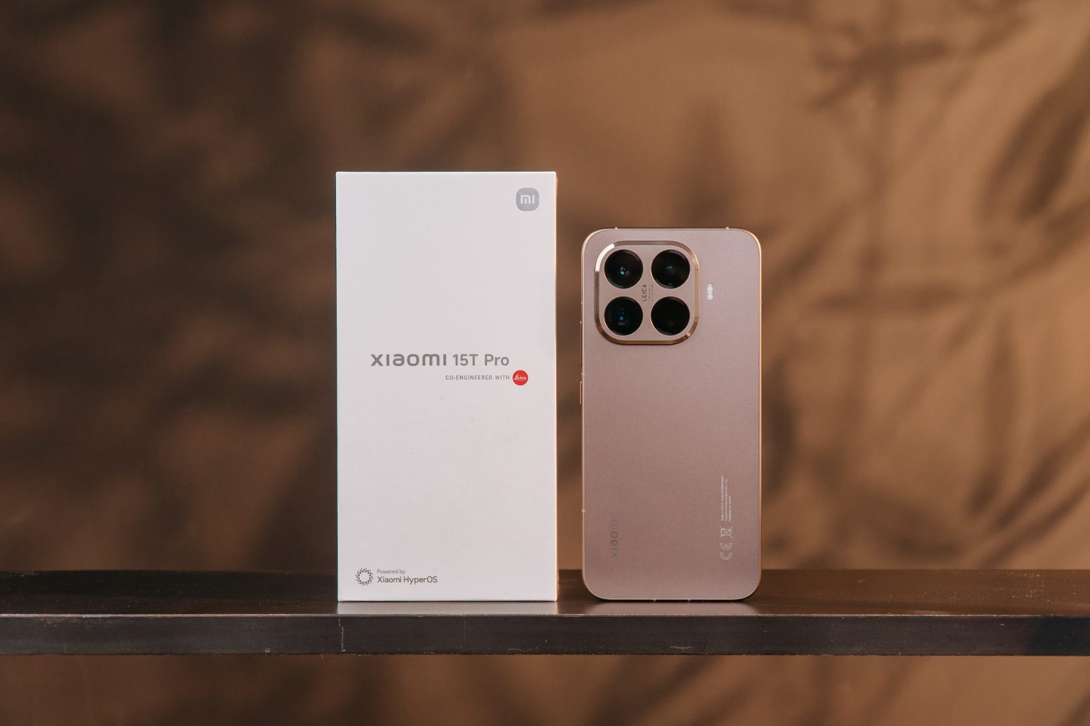 Xiaomi 15T Pro có mấy màu: Tư vấn chọn màu qua chất liệu thực tế 8 Xiaomi 15T Pro có mấy màu phiên bản Vàng Mocha