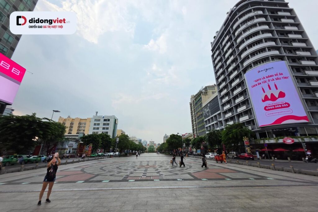 Đánh giá chi tiết camera Samsung Galaxy S25 Ultra sau hơn một năm ra mắt 13 Camera góc siêu rộng 50MP nâng tầm chất lượng ảnh toàn diện.