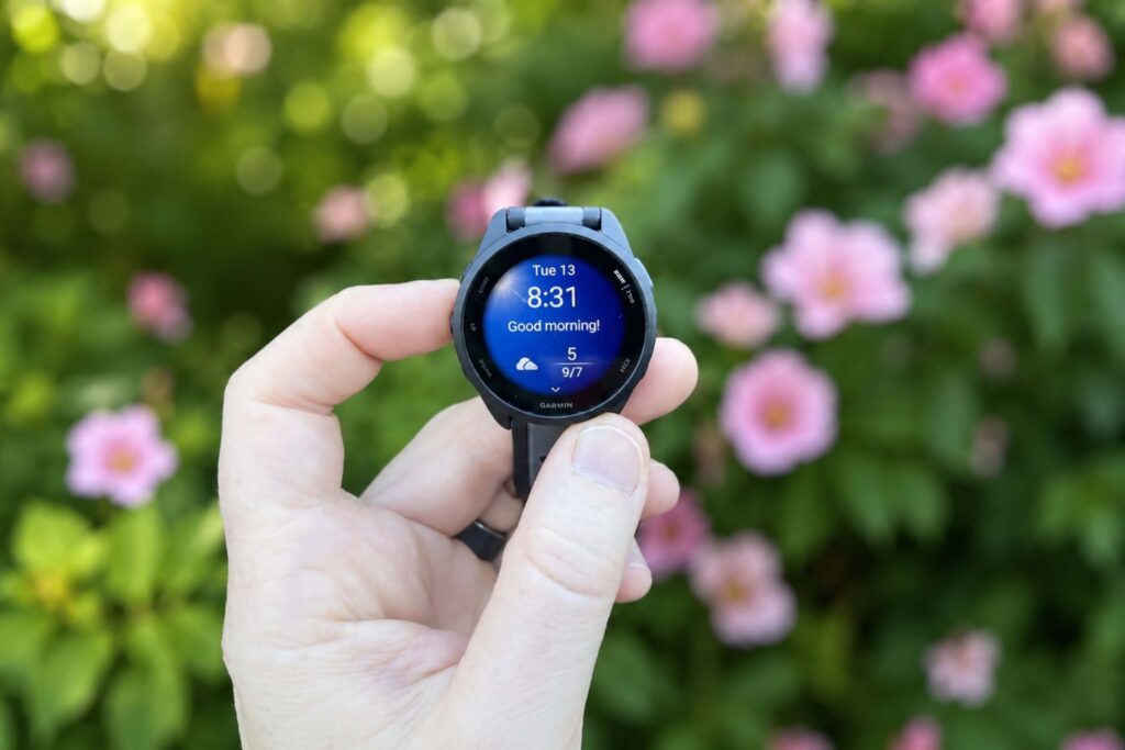 Garmin Forerunner 165 cho pin thực tế khoảng 6–7 ngày khi bật nhiều tính năng theo dõi liên tục.