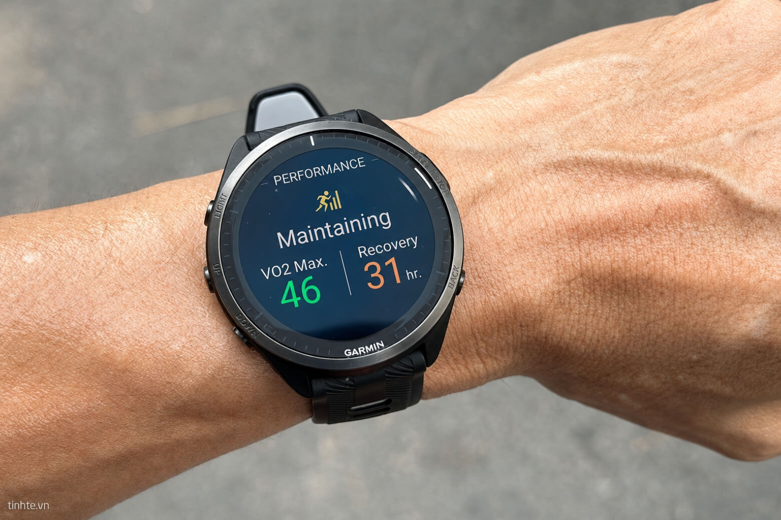 Đánh giá hiệu năng Garmin Forerunner 165 thời lượng pin
