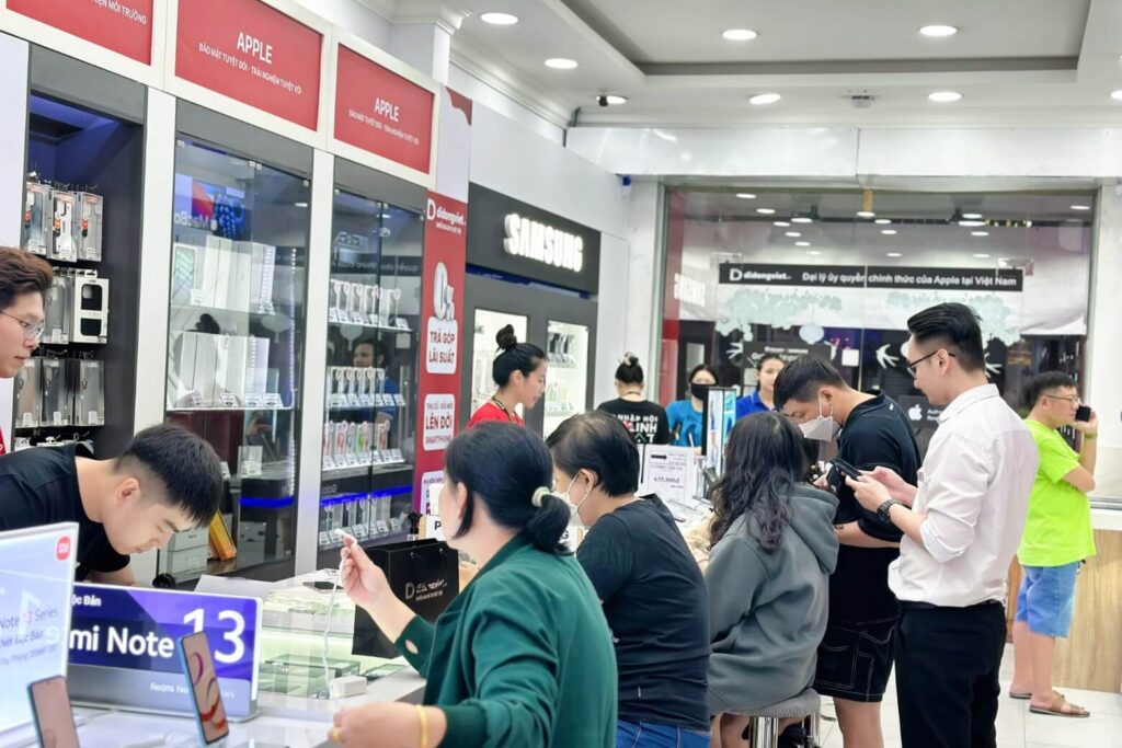 Mua chính hãng tại Di Động Việt giúp người dùng an tâm hơn với chính sách 1 đổi 1 và bảo hành mở rộng toàn diện.