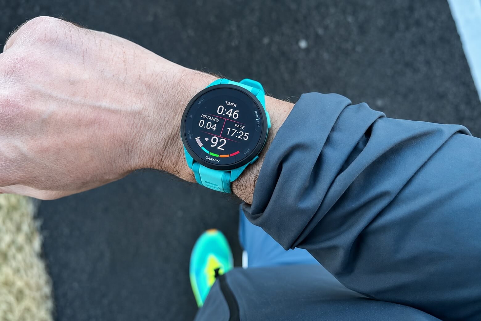 Đánh giá pin Garmin Forerunner 165 chế độ smartwatch