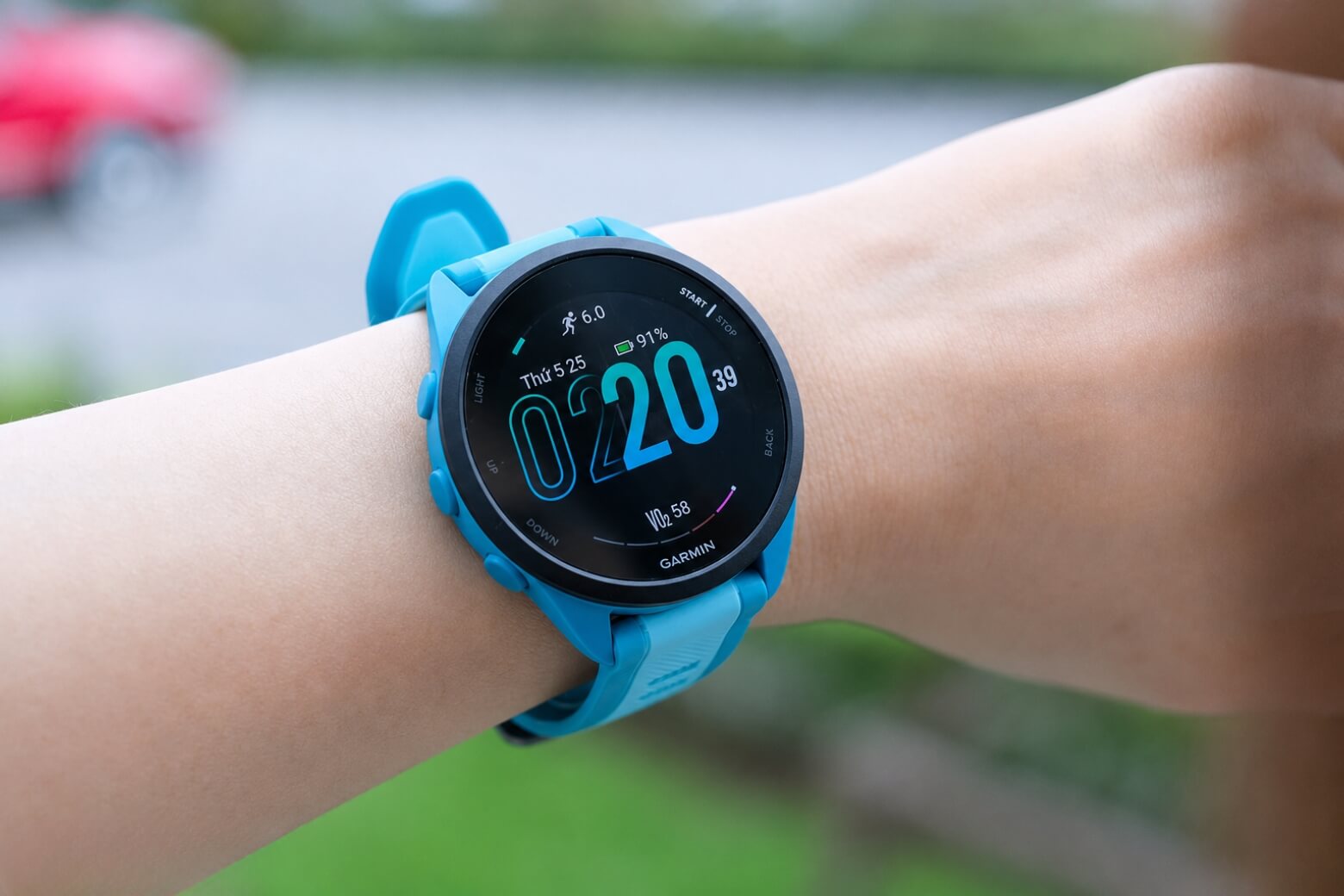 Đánh giá pin Garmin Forerunner 165 so với đối thủ