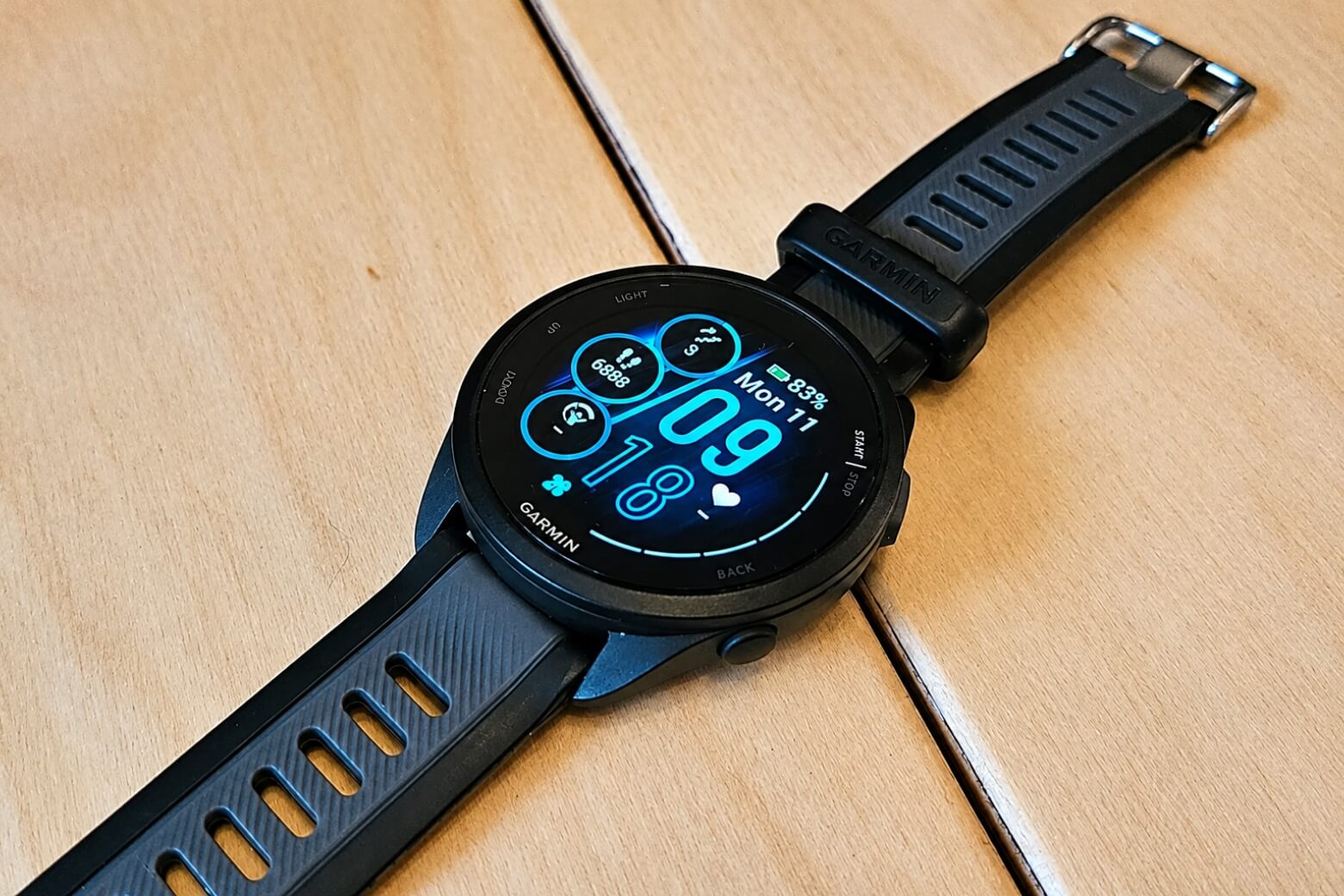 Đánh giá pin Garmin Forerunner 165 tốc độ sạc