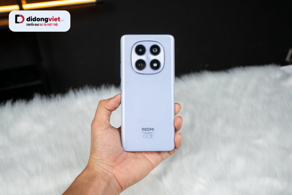 Redmi Note 15 hỗ trợ sạc nhanh 33W hoặc 45W tùy phiên bản, ưu tiên cân bằng tốc độ và độ bền pin