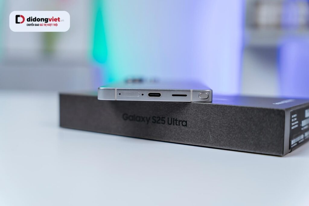 Đánh giá pin S25 Ultra thực tế sau 1 năm sử dụng và tốc độ sạc 45W 20 S25 Ultra ưu tiên kiểm soát nhiệt độ và độ bền pin, đạt 70% dung lượng chỉ sau 30 phút sạc đầu tiên.