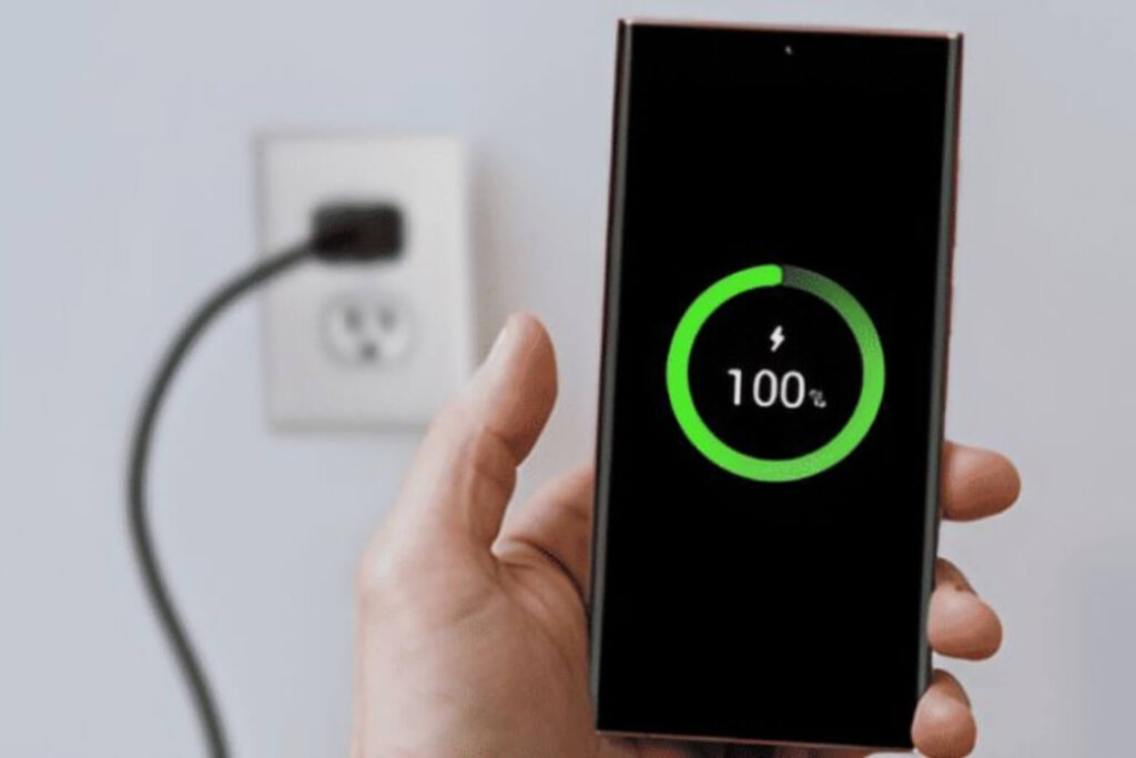 Đánh giá pin S25 Ultra thực tế sau 1 năm sử dụng và tốc độ sạc 45W 22 Bypass Charging giúp S25 Ultra cấp điện trực tiếp cho bo mạch khi chơi game