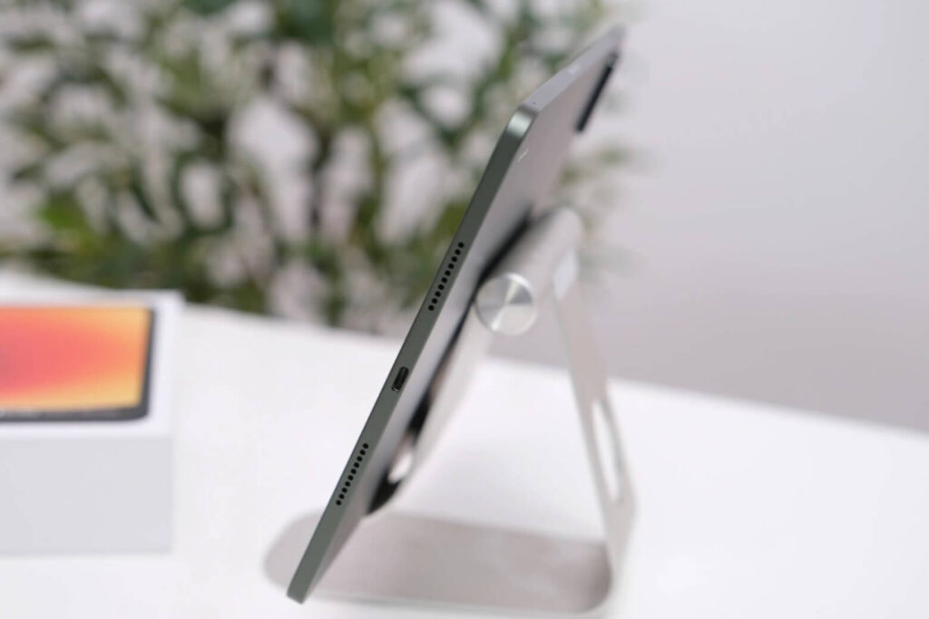Đánh giá pin Xiaomi Pad 8 Pro: SOT thực tế các tác vụ nặng và tốc độ sạc 67W 9 Xiaomi Pad 8 Pro có thể đáp ứng hơn 12–14 giờ xem video liên tục tùy mức độ sáng và tần số quét.