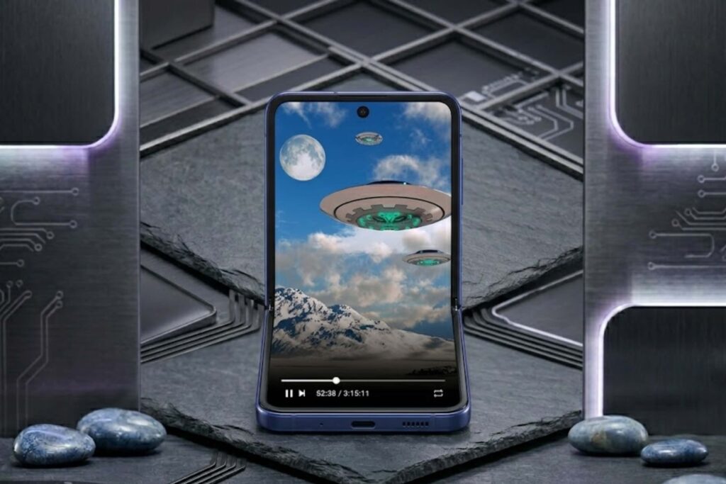 Đánh Giá Pin Z Flip7 Thực Tế: 4300mAh Có Đủ Dùng Cả Ngày? 12 Z Flip7 đủ dùng cả ngày văn phòng, đạt 7,5–8 giờ sáng màn hình và còn khoảng 15–20% pin khi tan ca.