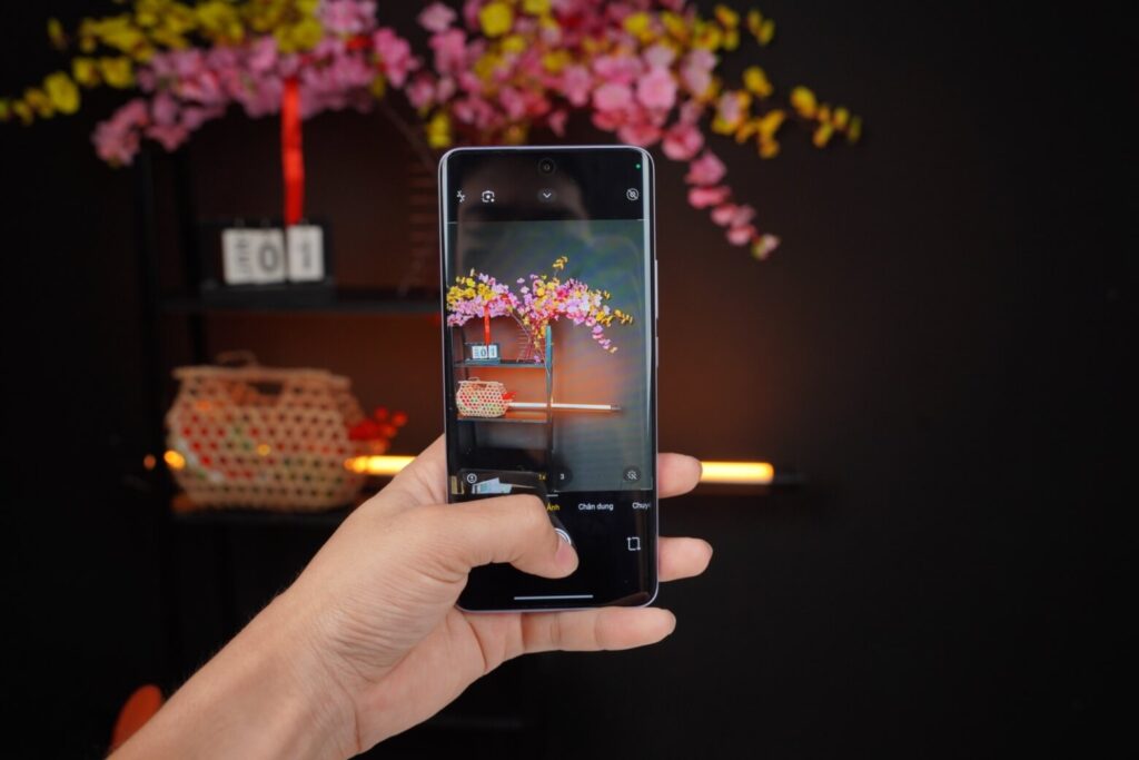 Đánh giá Redmi Note 15 5G: Sự thật hiệu năng, pin Silicon-Carbon và chi phí sở hữu sau 2 năm 19 Redmi Note 15 5G: OIS và cảm biến 108MP giúp chụp đêm rõ nét, nâng chuẩn camera tầm trung.