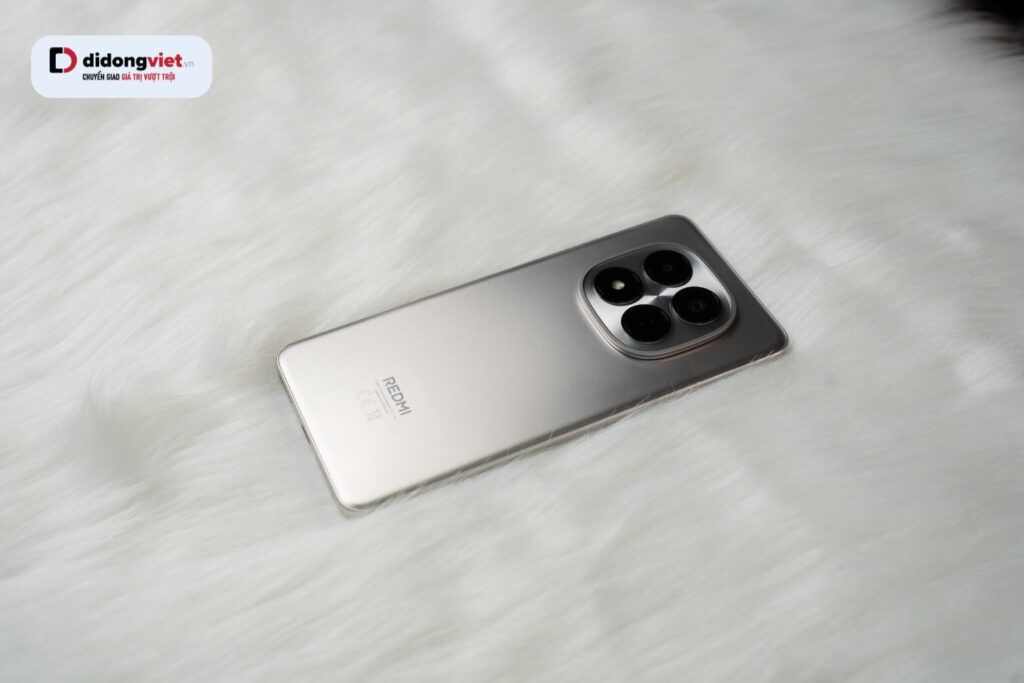 Đánh giá Redmi Note 15 Pro: Kiểm chứng thông số thực tế và hiệu năng chơi game 22 Redmi Note 15 Pro khi chơi Genshin Impact vừa sạc HyperOS có thể giảm hiệu năng gây khựng nhẹ ban đầu