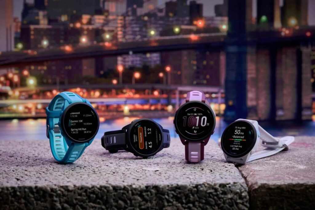 Garmin Forerunner 165 có mấy màu