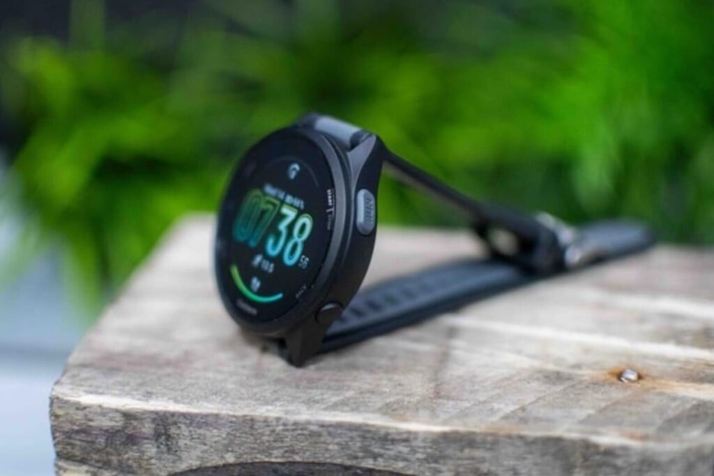 Garmin Forerunner 165 có mấy màu