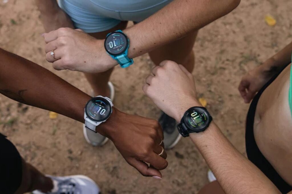 Garmin Forerunner 165 có mấy màu