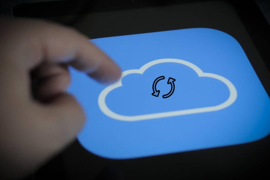 iCloud là gì? Tầm quan trọng và hướng dẫn sử dụng iCloud hiệu quả từ A-Z 7 iCloud là nền tảng lưu trữ và đồng bộ dữ liệu liền mạch giữa các thiết bị Apple.
