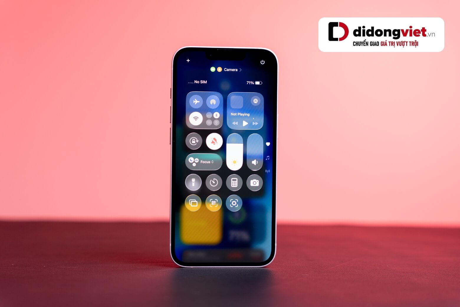 So sánh iPhone 17e và iPhone 17 Pro Max màn hình OLED