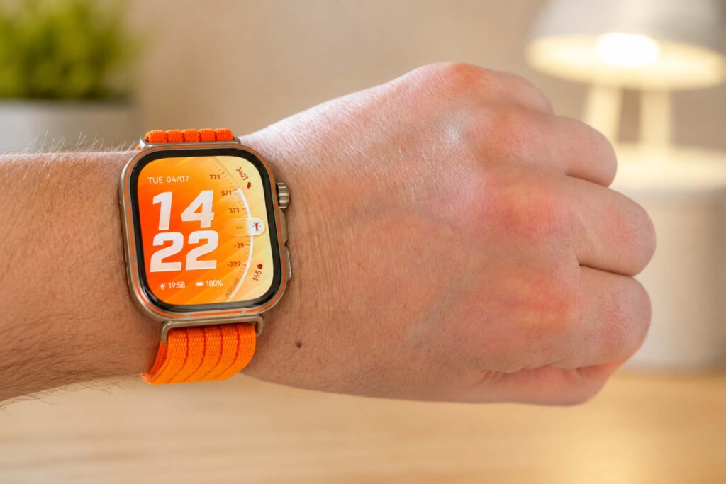 Watch Fit 5 Pro ưu tiên pin 10 ngày và trải nghiệm thông báo ổn định hơn các tính năng “smartphone hóa”.