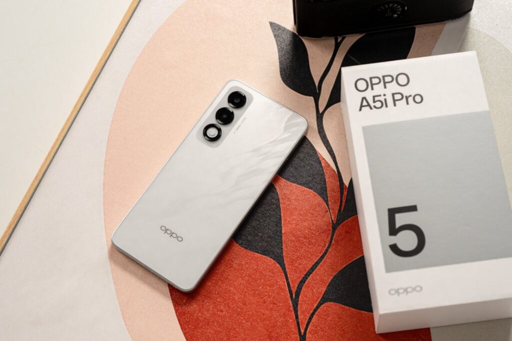 Đánh giá trên tay OPPO A5i Pro với độ bền chuẩn quân đội và pin 6000mAh thực tế 11 OPPO A5i Pro: Pin 6.000 mAh bền bỉ cả ngày, sạc nhanh 45W tiện lợi.