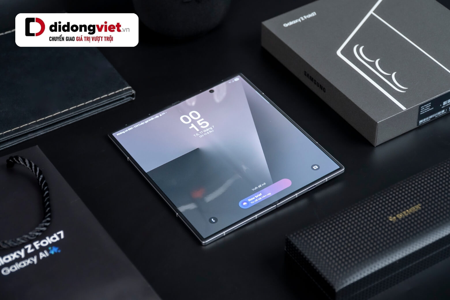 Trên tay Samsung Galaxy Z Fold7 bản lề gập chắc chắn